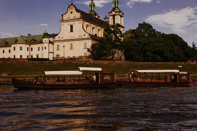 1 Hour Traditional Gondola Sightseeing Vistula River Cruise - Key things that make this Vistula gondola cruise worth your hour