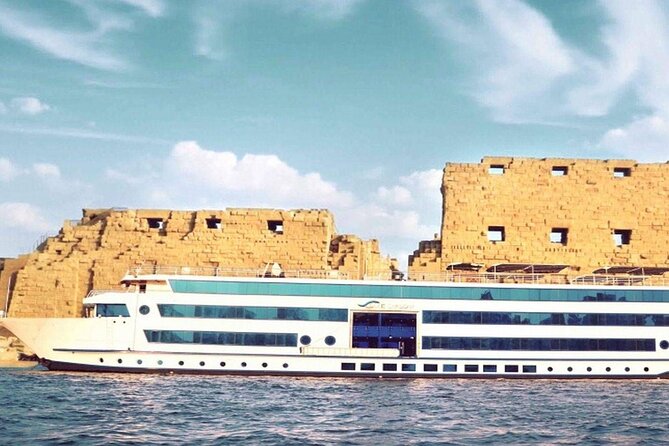 5 Days Nile River Cruise from Luxor to Aswan - With Private Excursions - Day 1: Luxor Temple and Karnak with the right first impression
