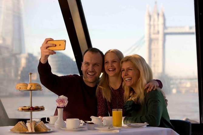 Afternoon Tea River Cruise on the Thames - Commentary and Sound: Enjoy the Facts, Don’t Fight the Noise