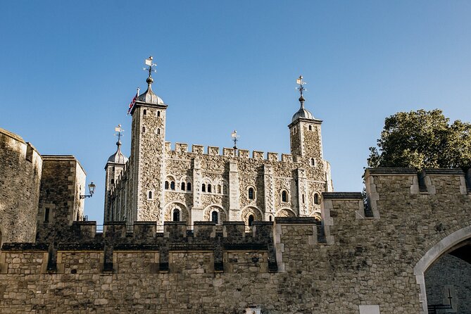 Best of London Tour - Crown Jewels, River Cruise & History Walk - The Bloody Tower and Torture Tower stories: the grim side of British power