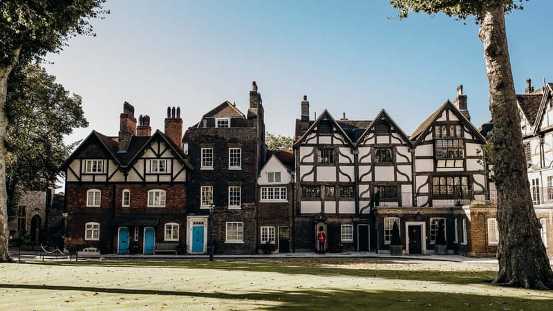Best of London: Tower of London, River Cruise & History Walk - Westminster Abbey and the royal history walk: the power gets louder on foot