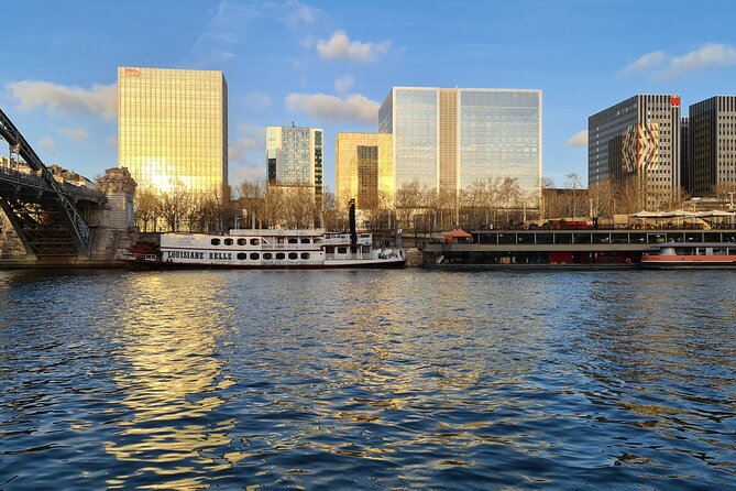 Deluxe Paris Shore Excursion from Le Havre with Seine Cruise - Le Havre to Paris by Air-Conditioned Bus: How the Long Ride Gets Worth It