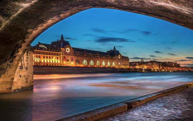 Eiffel Tower Dinner Experience and Sightseeing Seine River Cruise - Should you book this Eiffel Tower dinner and Seine cruise package?