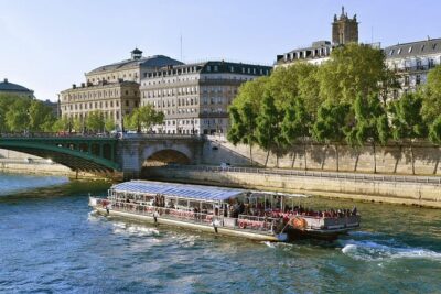 Eiffel Tower Summit Entry with Big Bus and Seine River Cruise - The Guide Factor: When Names Like Kenny, Jules, and Sal Matter
