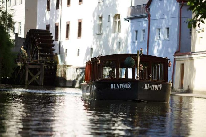 Full-Day Private Prague City tour: Prague Castle and Vltava River Cruise - Why this private Castle-to-river plan works (especially if time is tight)