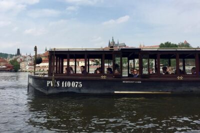 Full-Day Private Prague City tour: Prague Castle and Vltava River Cruise - Prague Castle: the 1.5-hour focus that actually feels manageable
