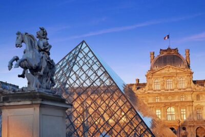 Full-Day Self-Guided Paris Tour from London by Eurostar with Seine River Cruise - The Seine River cruise: Notre-Dame from the water (and what can go wrong)