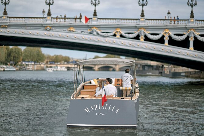 Guided Luxury River Cruise & Walking Tour of Paris' Monuments - How this private Paris combo actually flows