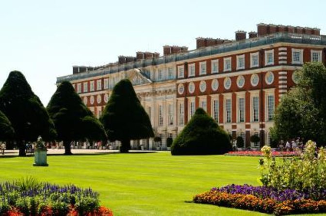 Hampton Court & Thames Riverboat Picnic - Entering Hampton Court Palace: Tudor power, then the eerie hallway twist