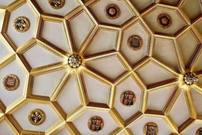 Hampton Court & Thames Riverboat Picnic - The maze and why Hampton Court feels easier than some royal sites