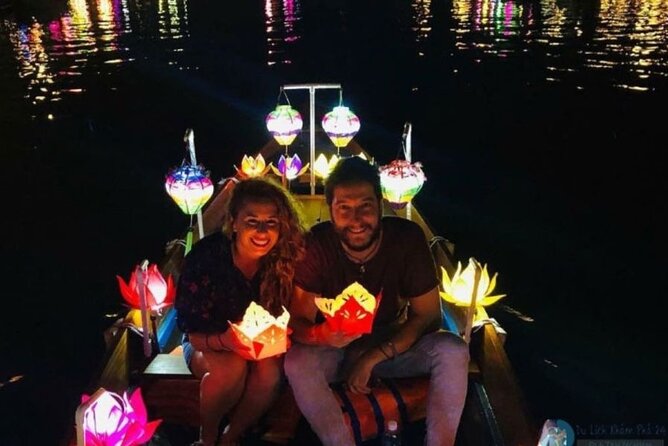 Hoai River Boat Trip by Night with Release Lantern - Stop 1: Hoi An Ancient Town, then free time to wander