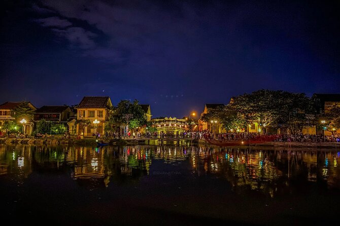 Hoai River Boat Trip by Night with Release Lantern - Timing is everything: why 19:00–20:00 can mean lines