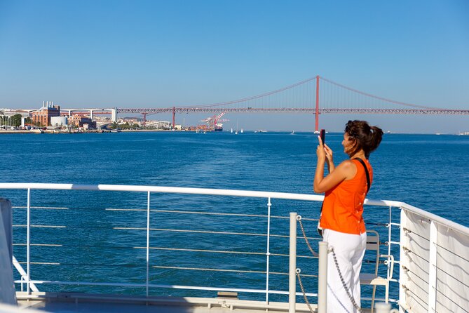 Lisbon River Boat Sightseeing Tour with a Drink - Where to Sit for Better Views (and Less Heat)