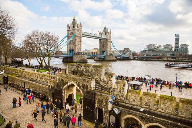 London In One Day Tour with River Cruise & London Eye Option - Thames River cruise: a calmer send-off with major skyline views