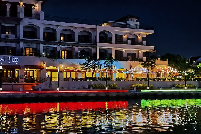 Malacca Night Tour with River Cruise & Trishaw Ride from KL (SIC) - Replica Sultan’s Palace and Independence Building: Photo Ops With Context