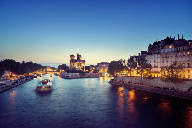 Moulin Rouge Show with Champagne and Seine River Cruise Ticket - Getting back after the show: how the central drop-off really helps