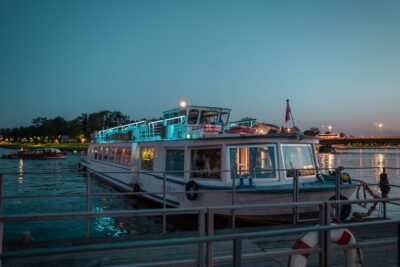 One Hour River Cruise in Krakow - Onboard audio commentary: helpful guidance, or just loud background