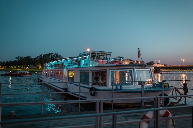 One Hour River Cruise in Krakow - Onboard audio commentary: helpful guidance, or just loud background