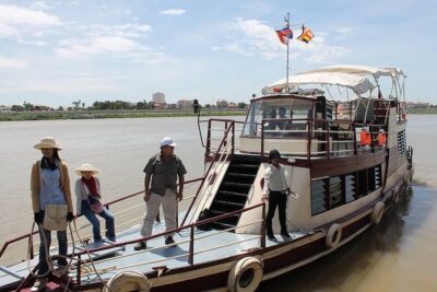 One-Way River cruise/road tour from Phnom Penh to Siem Reap or Siem Reap to PP - From 7:30 am pickup to boat time: what the day rhythm feels like
