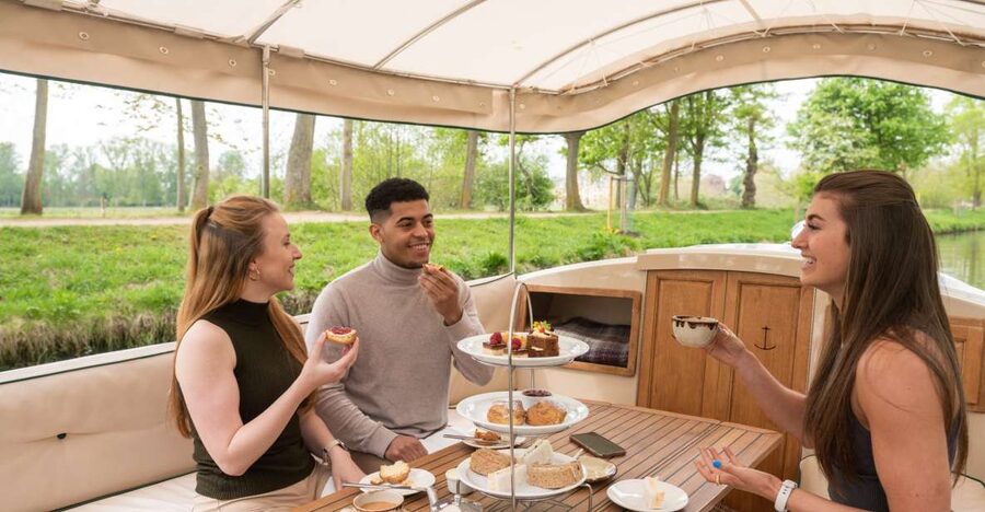 Oxford: Sightseeing River Cruise with Afternoon Tea - Boat comfort, guide style, and the pacing that makes 1.5 hours work