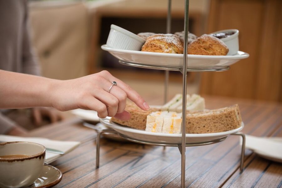 Oxford: Sightseeing River Cruise with Afternoon Tea - Water Meadows and willow trees: where the river gets quiet