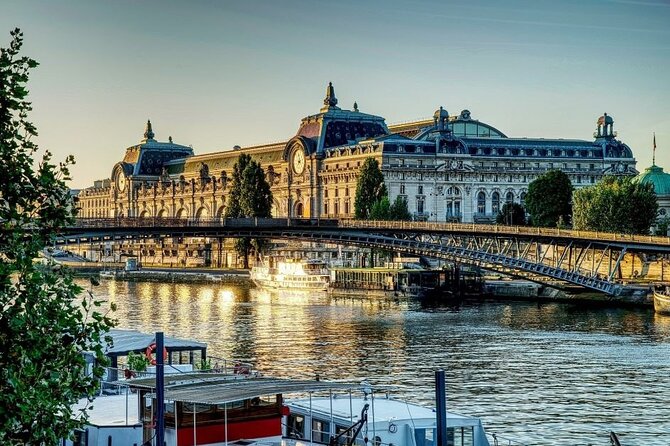 Paris 1 Hour Seine River Cruise Tour and Optional Macaron Tasting - Comfort, Accessibility, and Who This Suits