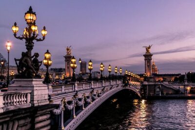 Paris 10-Hour Guided Louvre, Eiffel Tower & Seine River Cruise - Louvre With a Guide for 90 Minutes: The Smart Way to See It