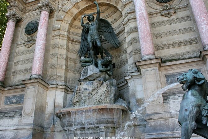 Paris by Night 2-hour Private Tour with Scenic Seine River Cruise - Paris after dark, from Pont Neuf to the Seine