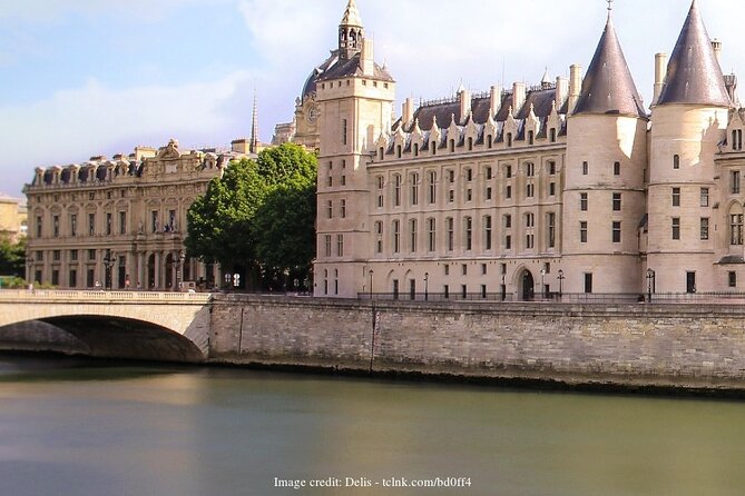 Paris by Night 2-hour Private Tour with Scenic Seine River Cruise - Stop 2: Latin Quarter streets toward the Sorbonne, Saint Severin, and Shakespeare & Co