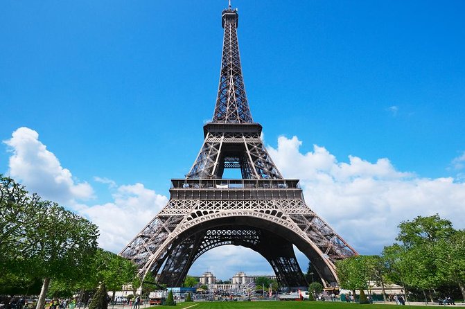 Paris by Rail with Sightseeing Bus and River Cruise - Sacré-Cœur in Montmartre: A Hilltop Reset After Central Paris