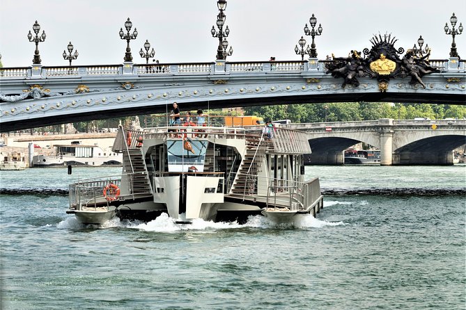 Paris City Tour by Coach with Sightseeing Seine River Cruise - The coach portion: fast, central, and very “line-of-sight” sightseeing