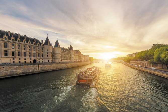 Paris City Tour by Seine River Cruise - Group size and the overall vibe on board