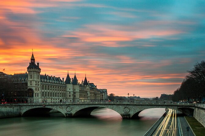 Paris in 60 Minutes Seine River Cruise - Where the Boat Leaves: Bottom of the Eiffel Tower Area
