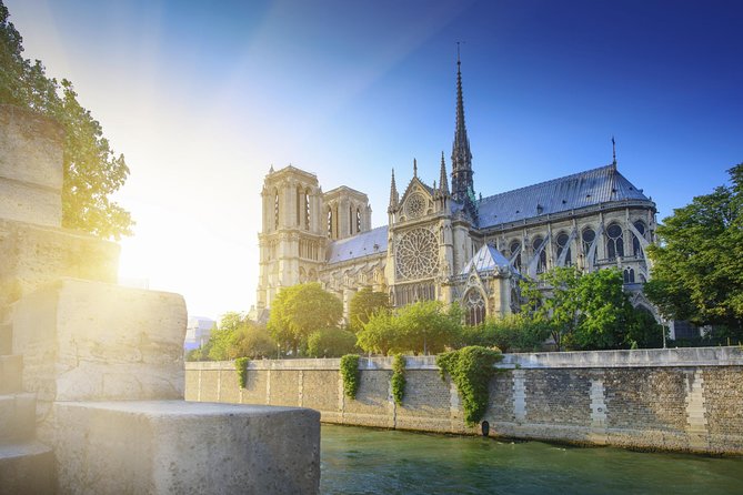 Paris Tour with Lunch at the Eiffel Tower and Seine River Cruise - Who should book this tour, and who should skip it