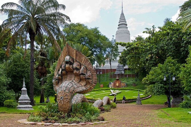 Phnom Penh Tours and Mekong River cruise - A full-day route that actually helps first-timers