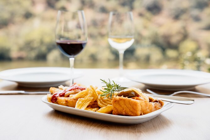 Pinhão: Douro River Cruise with Lunch Included - The 1h15 Boat Ride: Port or Sparkling Wine + Foz Tua Views