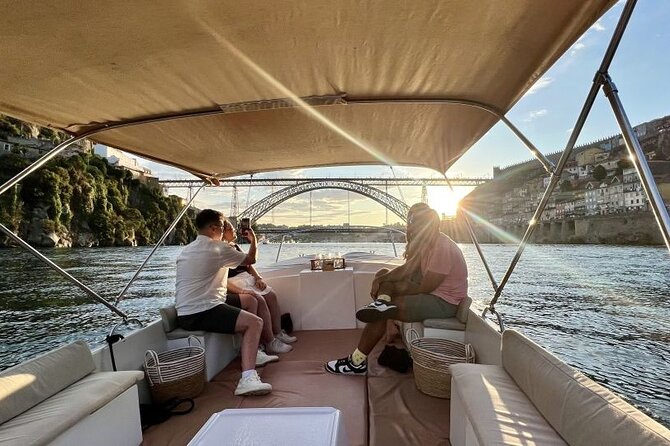 Porto: Douro River Boat Cruise with Port Wine and Snacks - Key points before you go