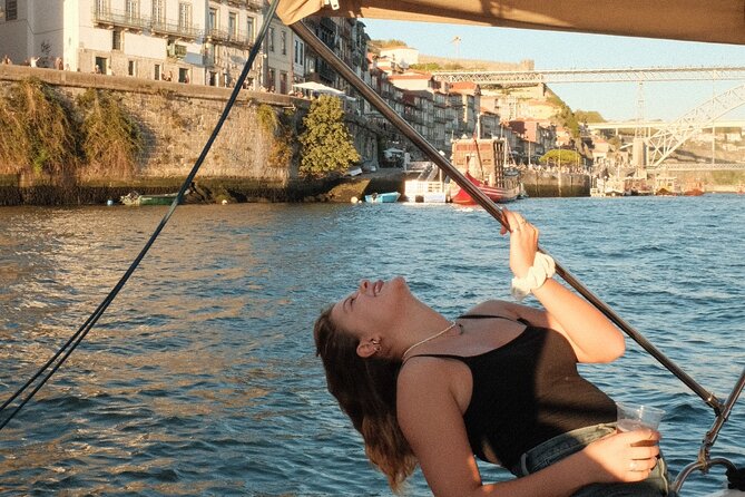 Porto: Douro River Boat Cruise with Port Wine and Snacks - Stop-by-Stop: Bridges, Historic Districts, and Gaia’s Wine Side