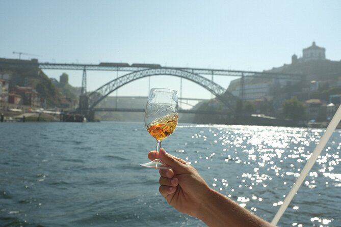 Porto: Douro River Boat Cruise with Port Wine and Snacks - What You Taste: Port Wine, Vinho Verde, and Snacks