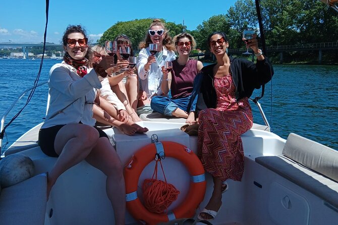 Porto:Douro River boat tour under the 6 bridges - What you’ll drink and snack: port tasting without the fuss