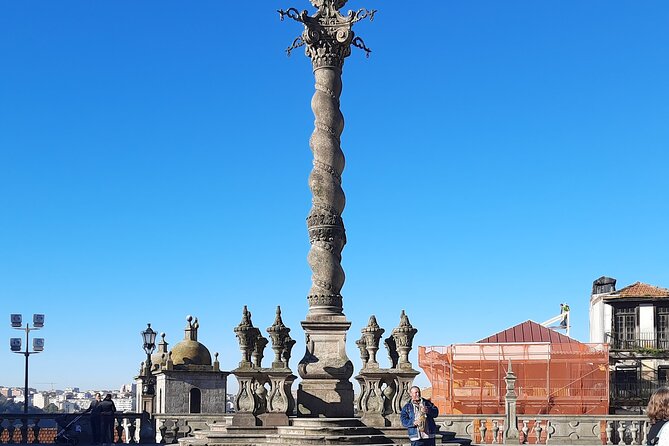 Porto Full-Day Tour with Douro River Cruise and Port Wine Tasting - Porto Cathedral and Terreiro da Sé: Classic Square Views