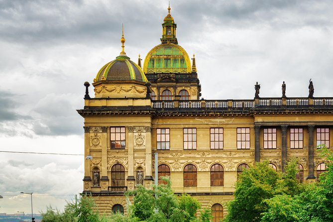 Prague: Bus Tour, Walking Tour, River Cruise and Lunch - Wenceslas Square and Old Town Square: finishing with momentum
