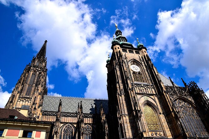 Prague DeLuxe Tour: Views, Hidden Gems, Tastings & River Cruise - Stop 1: Strahov Library (Panoramic Start + Specialty Drink)