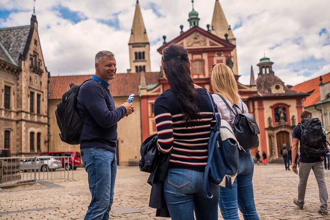 Prague Walking Tour with River Boat Cruise and Lunch - 6 hours - Lunch in Stare Mesto: Czech Food Break With a Drink
