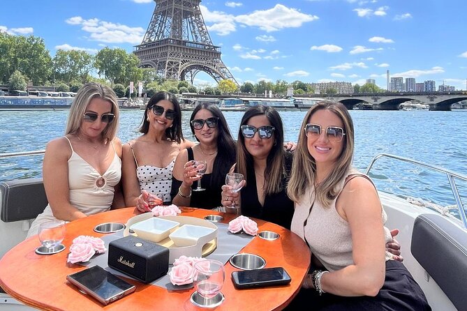 Private Seine River Cruise in Paris - The bridges are the story: Pont Neuf and the oldest-stone vibe