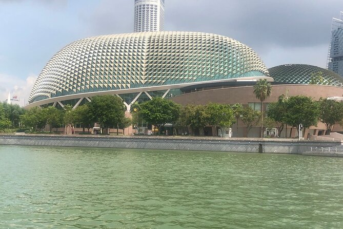 Private Singapore Full Day Round Island Tour with River Cruise - The Sakya Muni Buddha Gaya Temple: calm contrast in a busy district