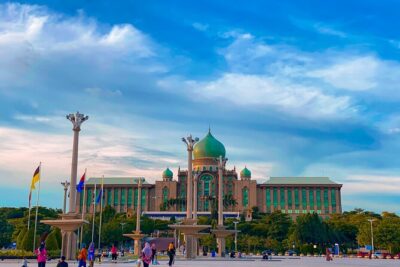 Putrajaya Half Day Tour with Pink Mosque & River Cruise(SIC) - Putrajaya Lake Club cruise: calm water and flexible operations