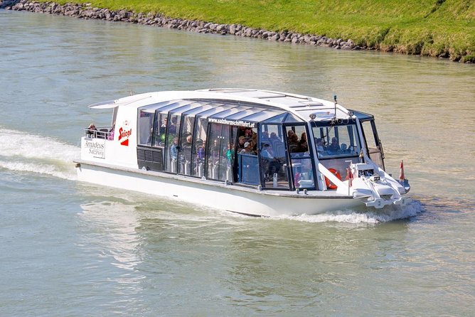 River Cruise to Hellbrunn, Palace & world-famous trick fountains - The London double-decker transfers: practical, not just cute