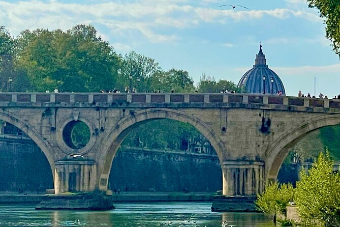 Rome Tiber River Ride and Top Food Tasting with Wine Pairing - The bridge-to-bridge views: what you’ll see while you hop around