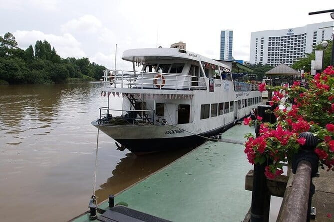 Sarawak Sunset River Cruise with Return Transfer - Panoramic Kuching views from the water: landmarks you’ll notice right away